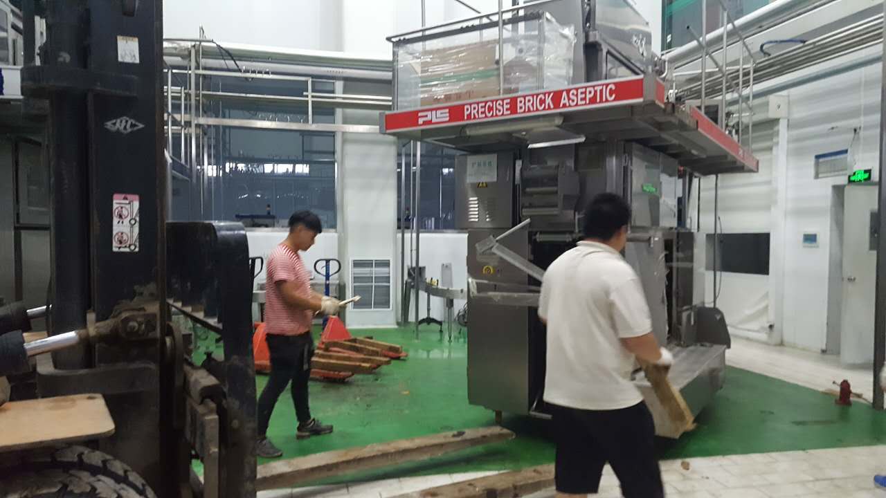 廠房起重設(shè)備搬運(yùn)